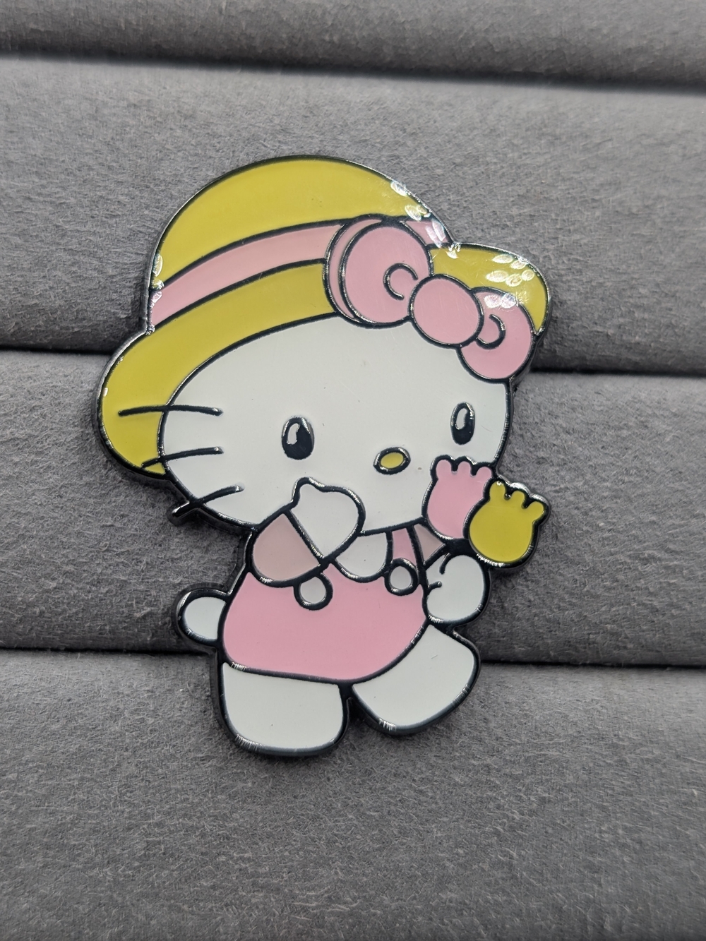 Loungefly Hello Kitty Flowers Enamel Pin Pink Yellow Tulips | M324